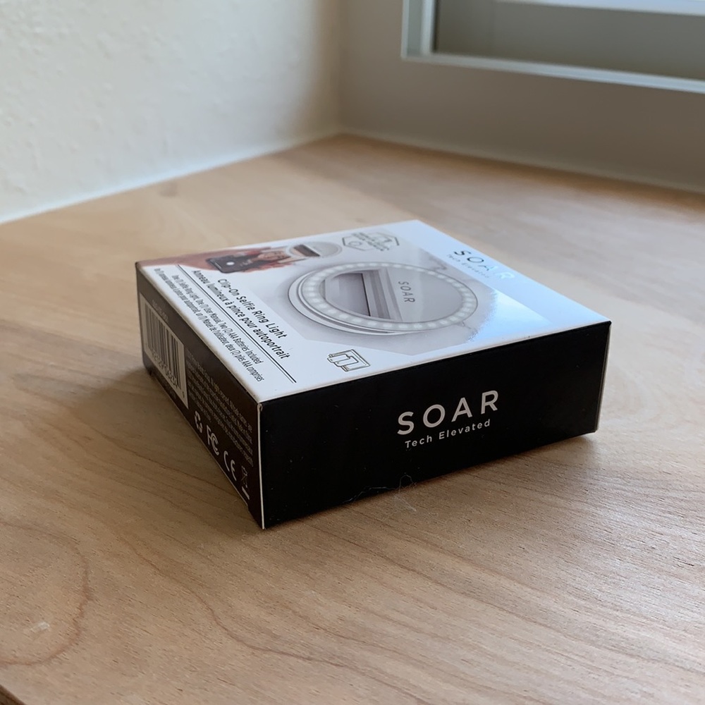 SOAR Tech Elevated Clip-On Selfie Ring Light - Picture 4 of 4
